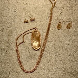 Kendra Scott Rose gold 12” drop Rose Pearl necklace, drop and flush earrings.